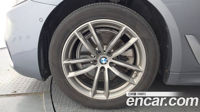 BMW 5 Series 2018 — Şəkil 5/20