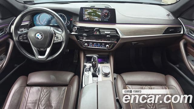 BMW 5 Series 2018 — Şəkil 7/20