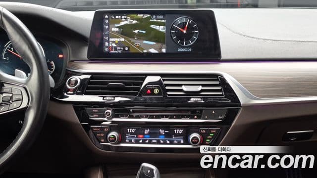 BMW 5 Series 2018 — Şəkil 14/20