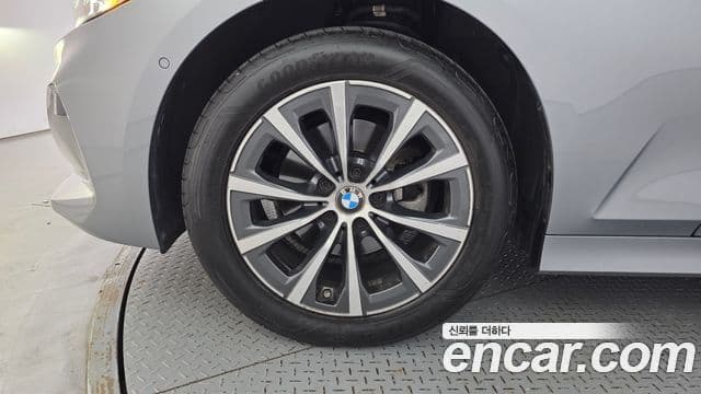 BMW 3 Series 2024 — ფოტო 5/20