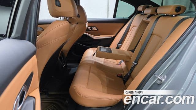 BMW 3 Series 2024 — ფოტო 11/20