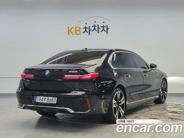 BMW 7 Series 2023 — Şəkil 3/20