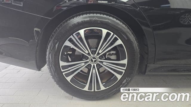 Mercedes-Benz E-Class 2024 — фото 5 из 20