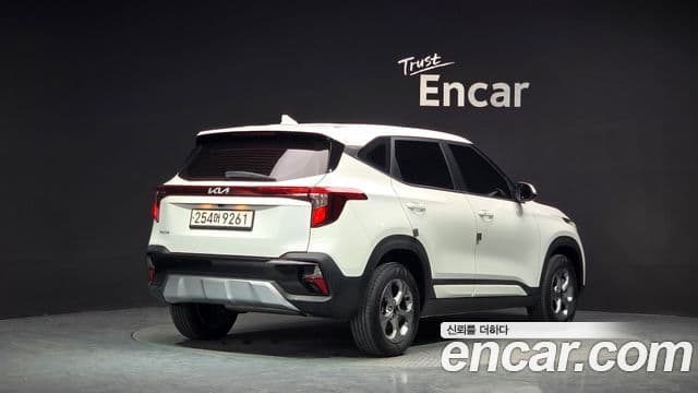 Kia Seltos 2023 — Şəkil 2/20