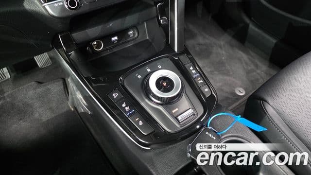 Kia Seltos 2023 — Şəkil 9/20