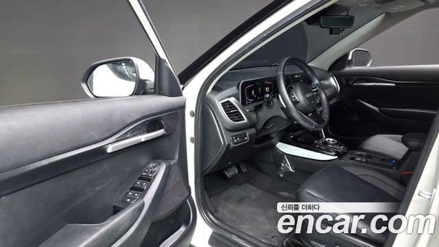 Kia Seltos 2023 — Şəkil 10/20