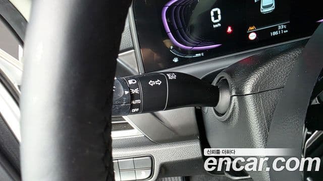 Kia Seltos 2023 — Şəkil 13/20