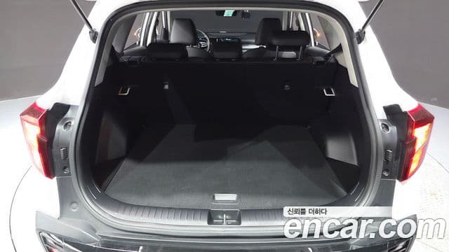 Kia Seltos 2023 — Şəkil 17/20