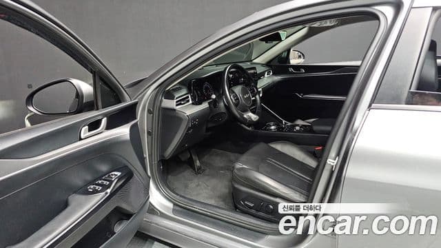 Kia K5 2021 — Şəkil 10/20