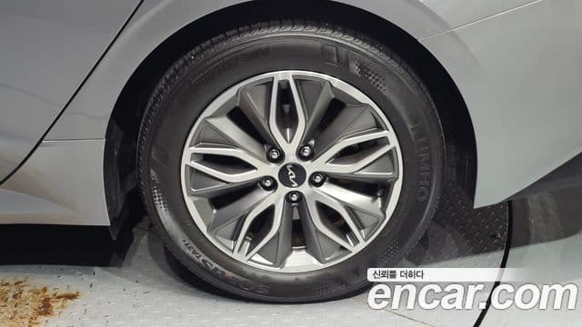Kia K5 2021 — ფოტო 3/30