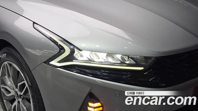 Kia K5 2021 — ფოტო 1/30