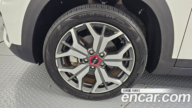 Kia Seltos 2021 — ფოტო 5/20