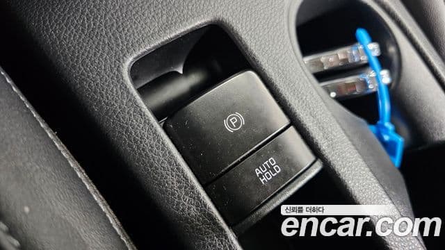 Kia Seltos 2021 — ფოტო 16/20