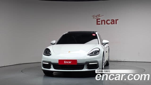 Porsche Panamera 2018 — ფოტო 3/20