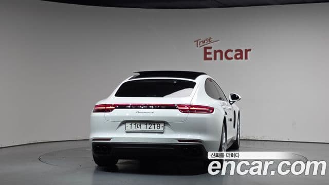 Porsche Panamera 2018 — ფოტო 4/20