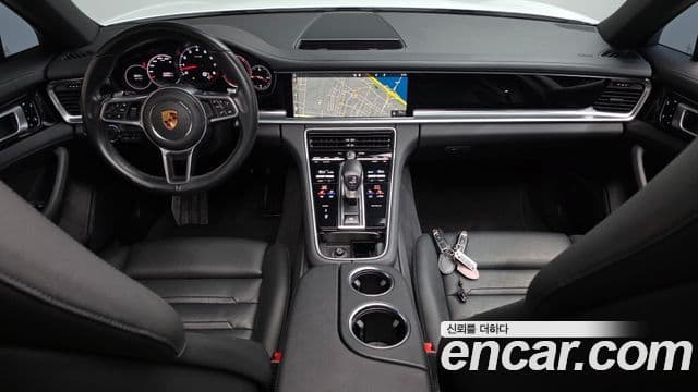 Porsche Panamera 2018 — ფოტო 7/20