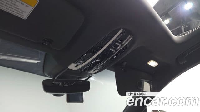 Porsche Panamera 2018 — Şəkil 38/39