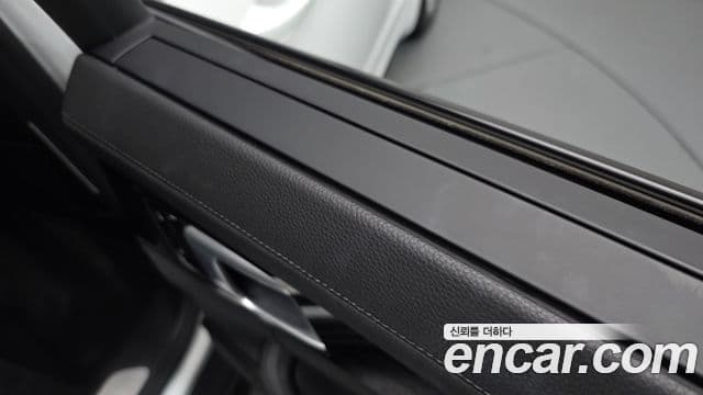 Porsche Panamera 2018 — Şəkil 15/39
