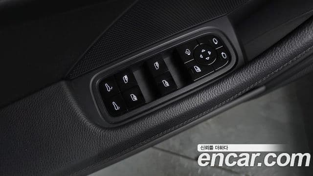 Porsche Panamera 2018 — Şəkil 11/39