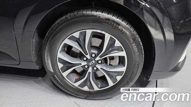 Kia Carnival 2021 — Фото 5/20