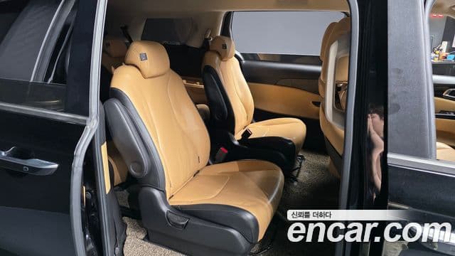 Kia Carnival 2021 — Фото 12/20