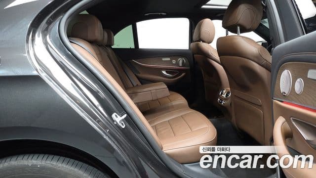 Mercedes-Benz E-Class 2021 — Şəkil 11/20