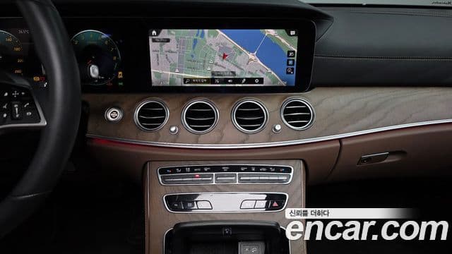 Mercedes-Benz E-Class 2021 — Şəkil 13/20