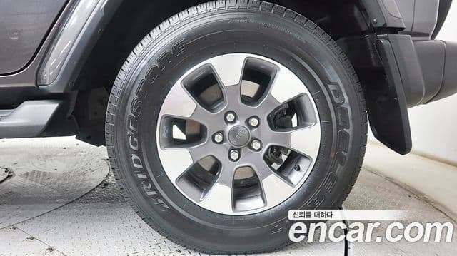 Jeep Wrangler 2021 — ფოტო 5/20