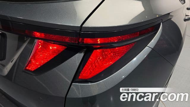 Hyundai Tucson Hybrid 2021 — ფოტო 23/32