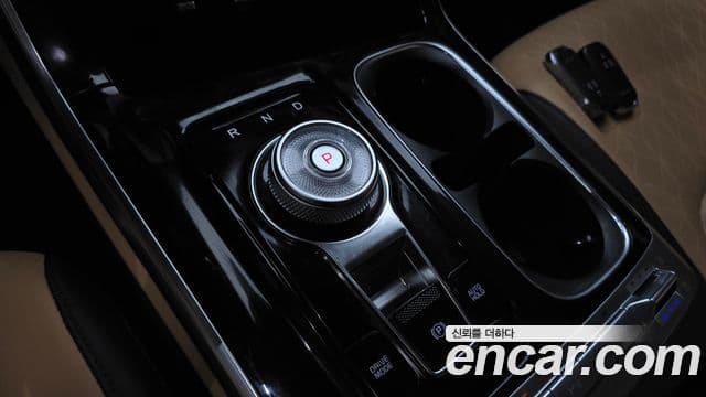 Kia Carnival 2023 — фото 9 из 20