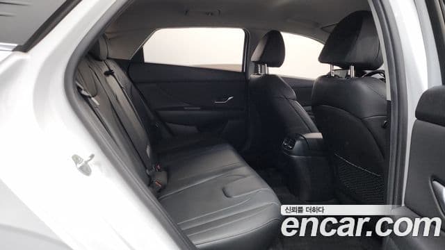 Hyundai Avante 2022 — ფოტო 11/20