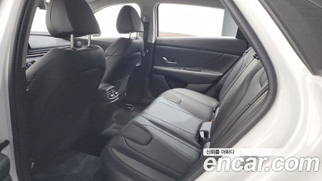 Hyundai Avante 2022 — ფოტო 18/20