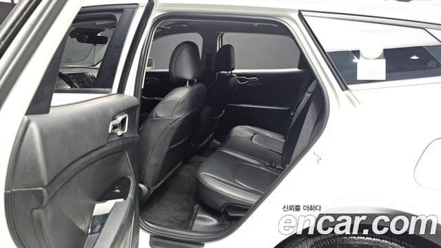 Kia Sportage 2022 — ფოტო 11/20