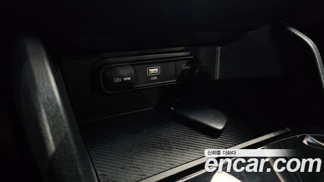 Kia Sportage 2022 — ფოტო 13/20