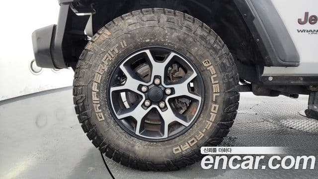 Jeep Wrangler 2019 — ფოტო 5/20