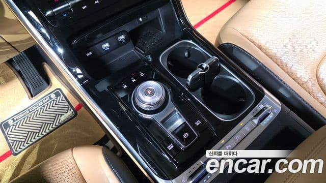 Kia Carnival 2020 — фото 9 из 20