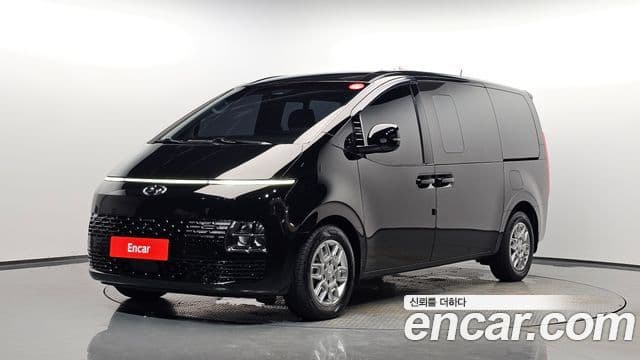 Hyundai Staria 2021 — Фото 1/20