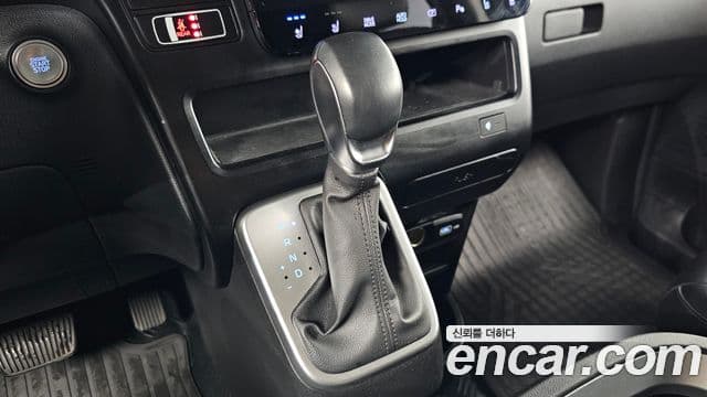 Hyundai Staria 2021 — Фото 9/20