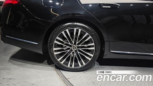 Mercedes-Benz S-Class 2022 — Photo 15/31