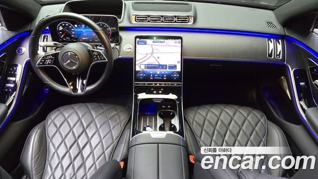 Mercedes-Benz S-Class 2022 — Photo 18/31