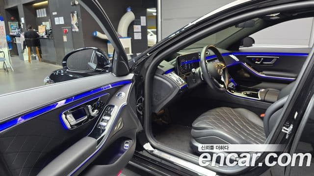 Mercedes-Benz S-Class 2022 — Photo 8/31