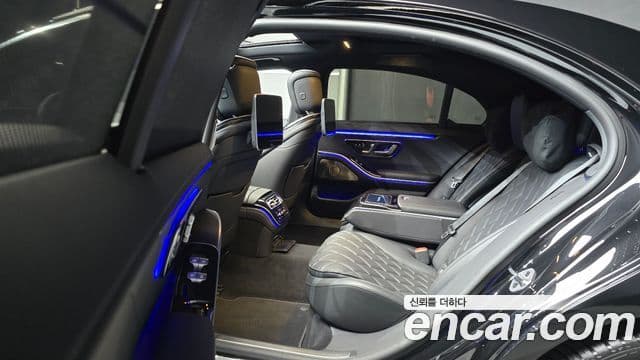 Mercedes-Benz S-Class 2022 — Photo 20/31