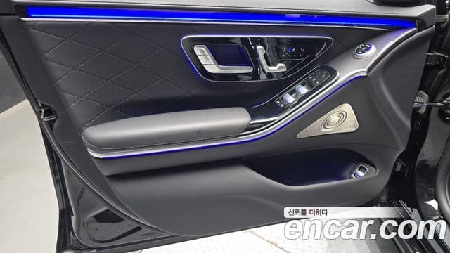 Mercedes-Benz S-Class 2022 — Photo 7/31