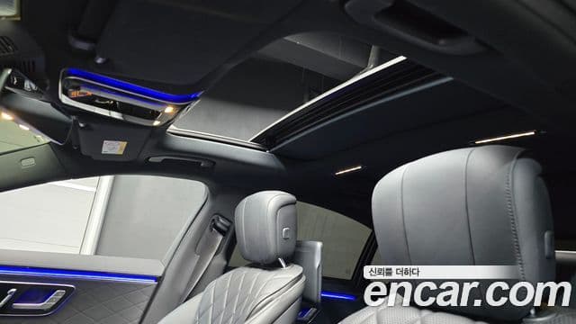 Mercedes-Benz S-Class 2022 — Photo 11/31