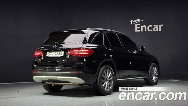 Mercedes-Benz GLC-Class 2018 — Şəkil 2/20