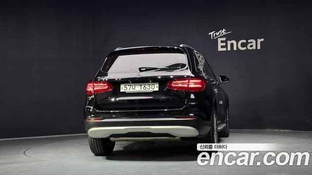 Mercedes-Benz GLC-Class 2018 — Şəkil 4/20