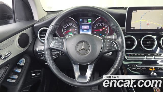 Mercedes-Benz GLC-Class 2018 — Şəkil 12/20