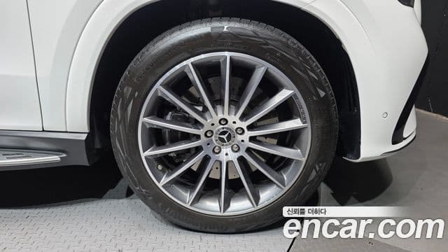 Mercedes-Benz GLE-Class 2025 — Photo 14/35