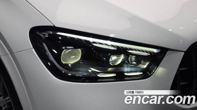 Mercedes-Benz GLE-Class 2025 — Photo 3/35