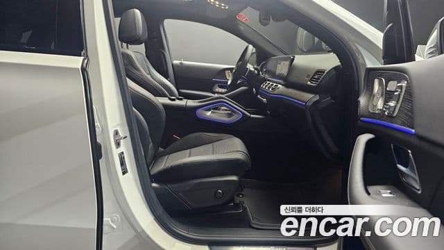 Mercedes-Benz GLE-Class 2025 — Photo 30/35